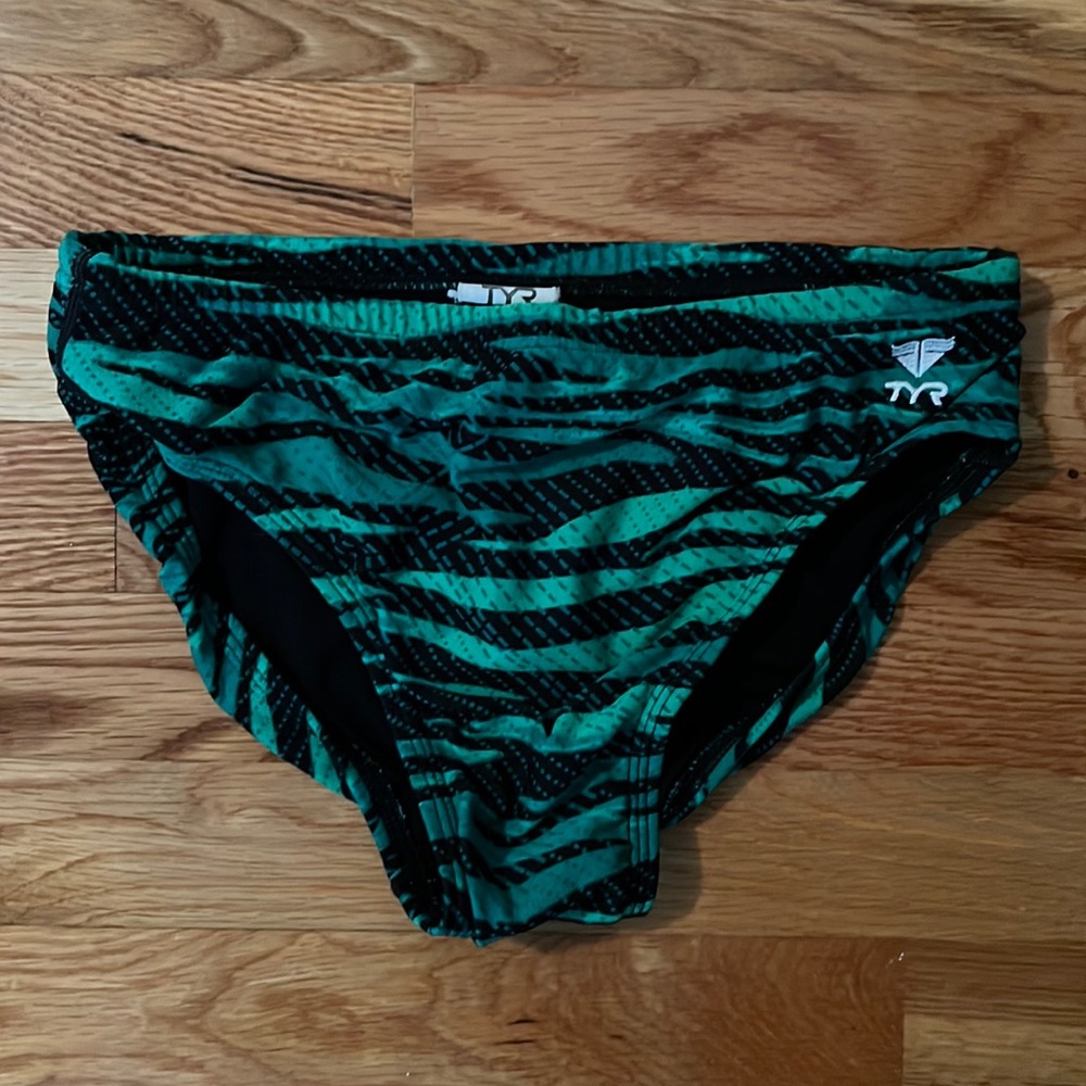 TYR swimsuit 30